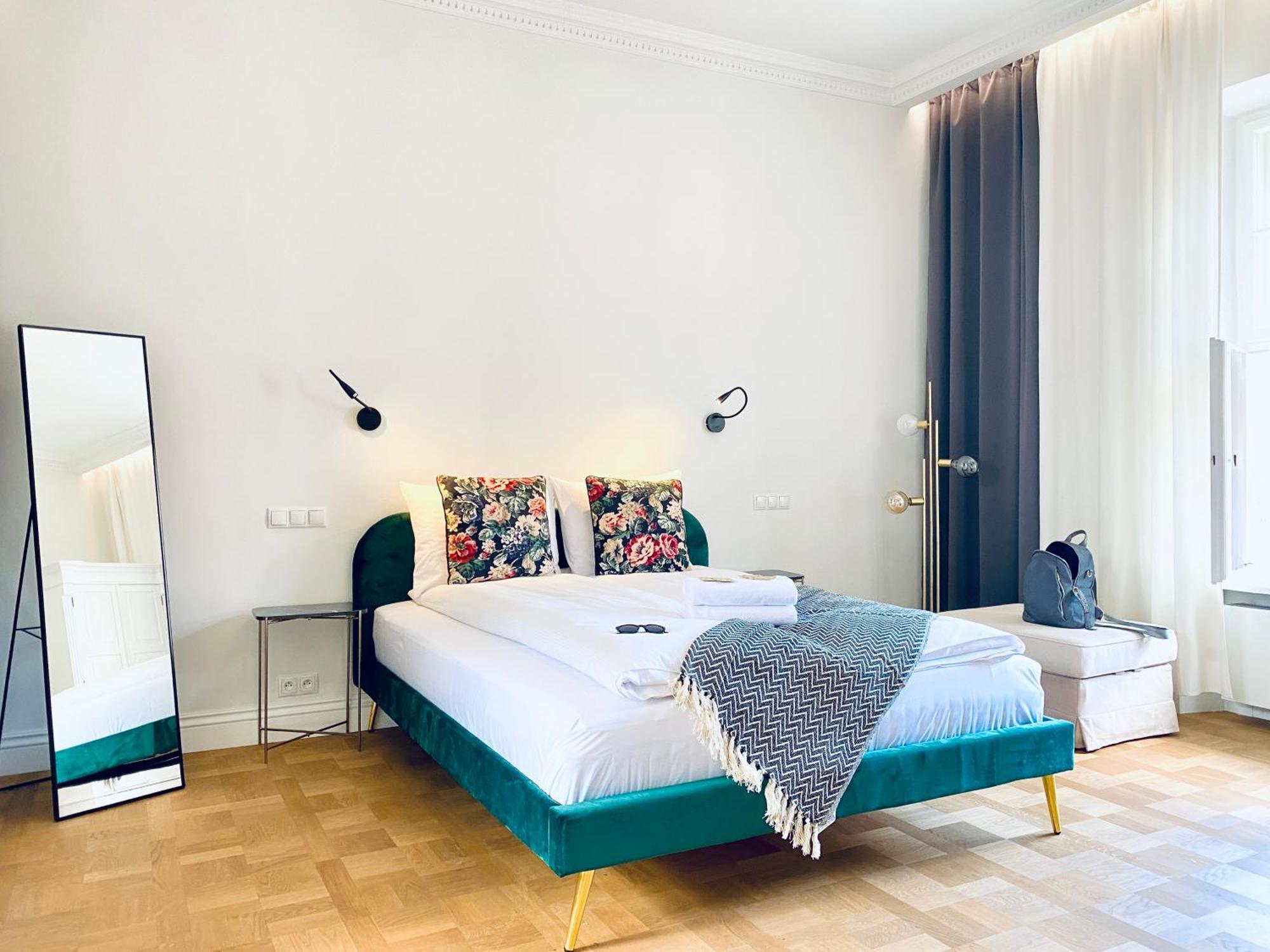 Mint Luxury Apartments At The Main Square Cracóvia Exterior foto